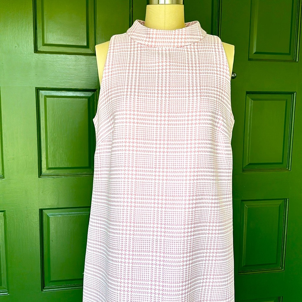 Tahari-Levine Pink & White Shimmer Houndstooth Sleeveless Shift Dress